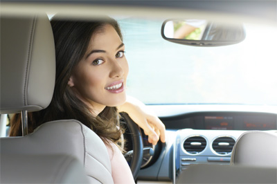 184809154-female-driver
